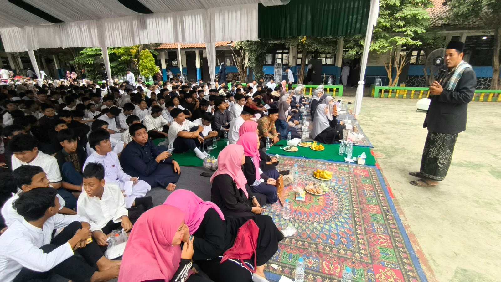 SMPN 33 Depok Bangun Generasi Sadar Kebaikan Lewat Peringatan Maulid Nabi Muhammad SAW SMPN 33 Depok maulid nabi 3
