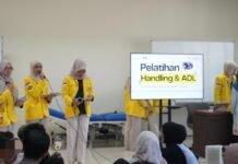 Mahasiswa Sekolah Vokasi UI Latih Orang Tua Anak Cerebral Palsy Rehabilitasi di Rumah