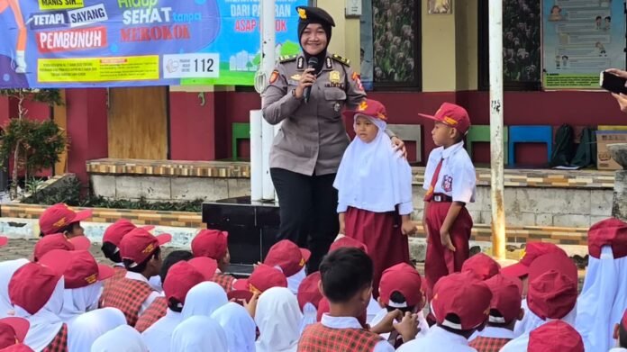 Polri ke SDN Cilangkap 8 c
