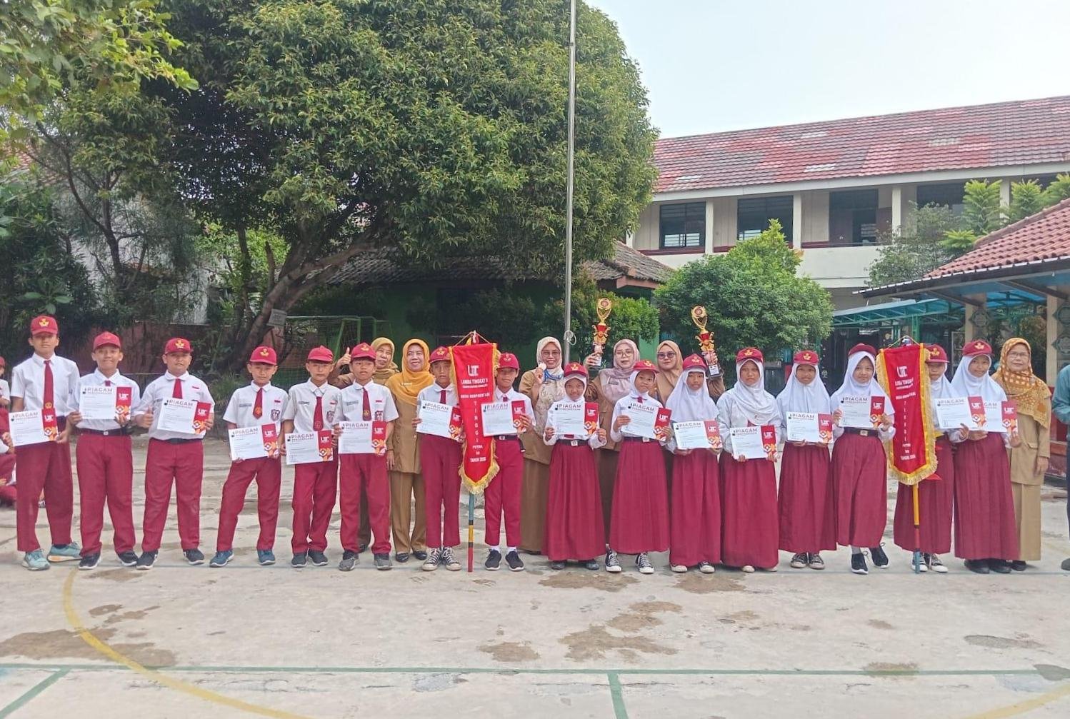 Hujan Prestasi di SDN Baktijaya 1, Regu Pramuka Scorpio dan Edelweis Melaju ke Tingkat Kota Depok SDN Baktijaya 1 berprestasi
