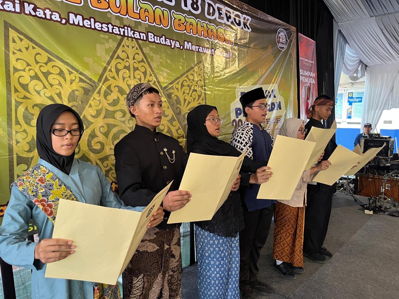 Festival Bulan Bahasa SMPN 18 Depok: Panggung Kreativitas Siswa untuk Merawat Bahasa Persatuan SMPN 18 Depok gelar festival bulan bahasa 3