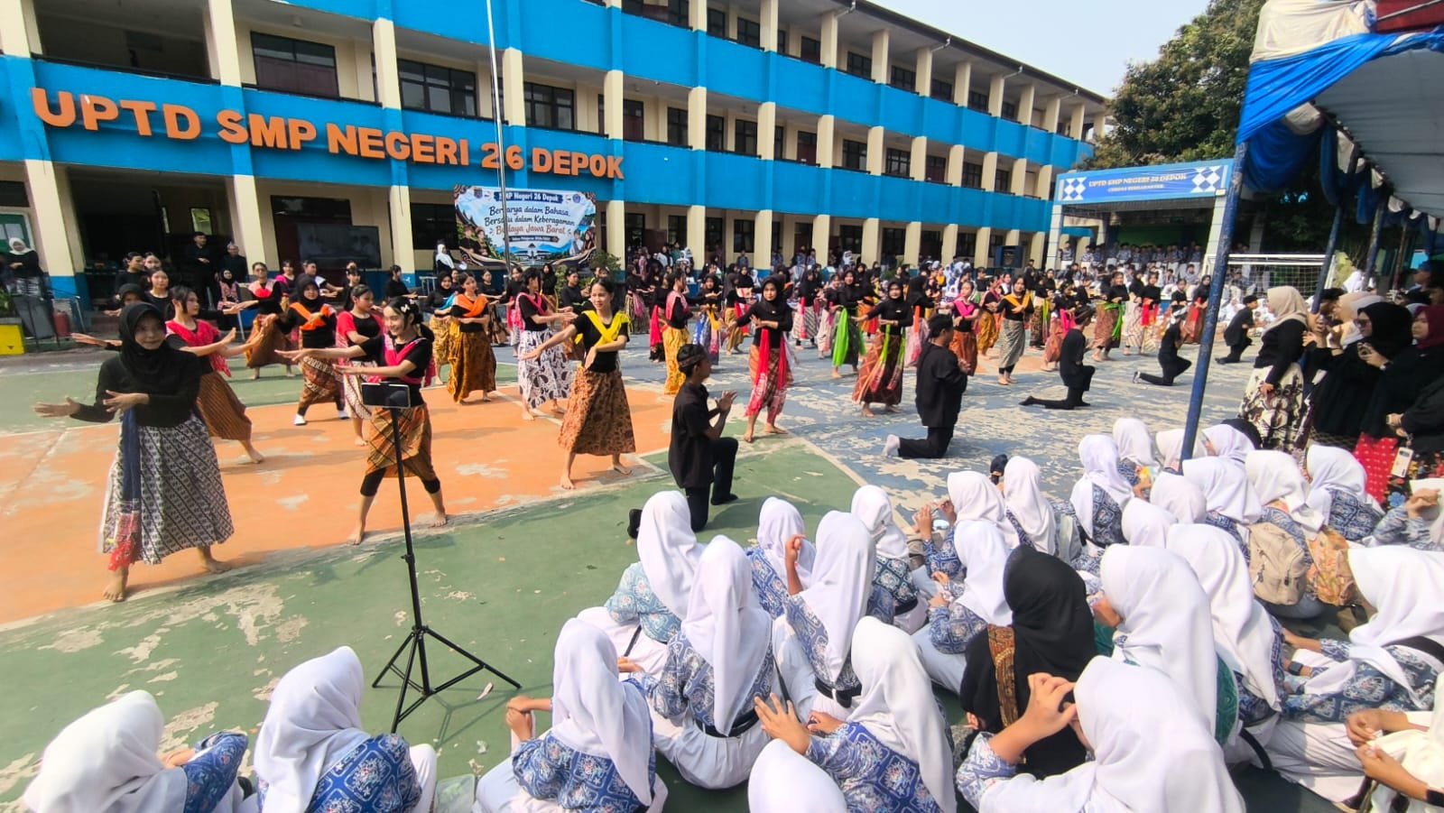 Unjuk Kreativitas Pelajar SMPN 26 Depok dalam Selebrasi Budaya Jawa Barat SMPN 26 Depok gelar kokulikuler 1